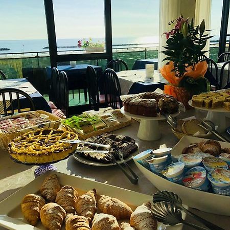 Hotel Gin Rimini Zewnętrze zdjęcie