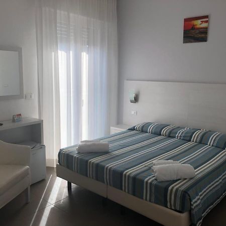 Hotel Gin Rimini Zewnętrze zdjęcie