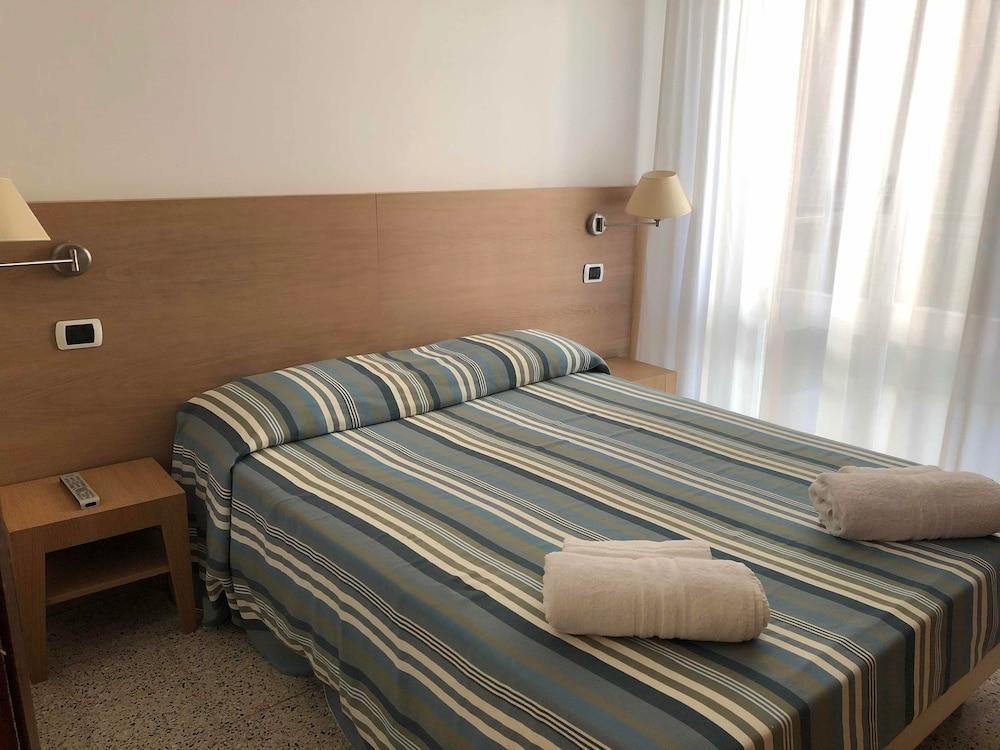 Hotel Gin Rimini Zewnętrze zdjęcie