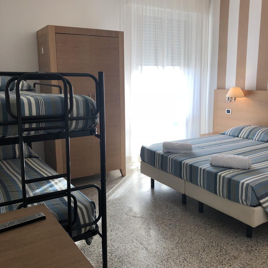 Hotel Gin Rimini Zewnętrze zdjęcie