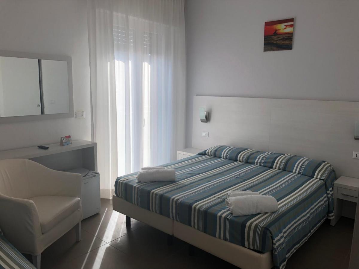 Hotel Gin Rimini Zewnętrze zdjęcie